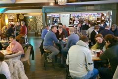 Table Quiz Crowd 01
