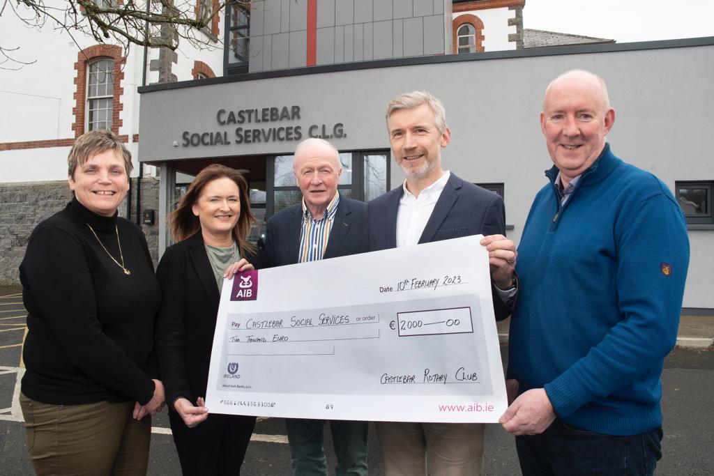Rotary presents a €2,000 cheque to Castlebar Social Services